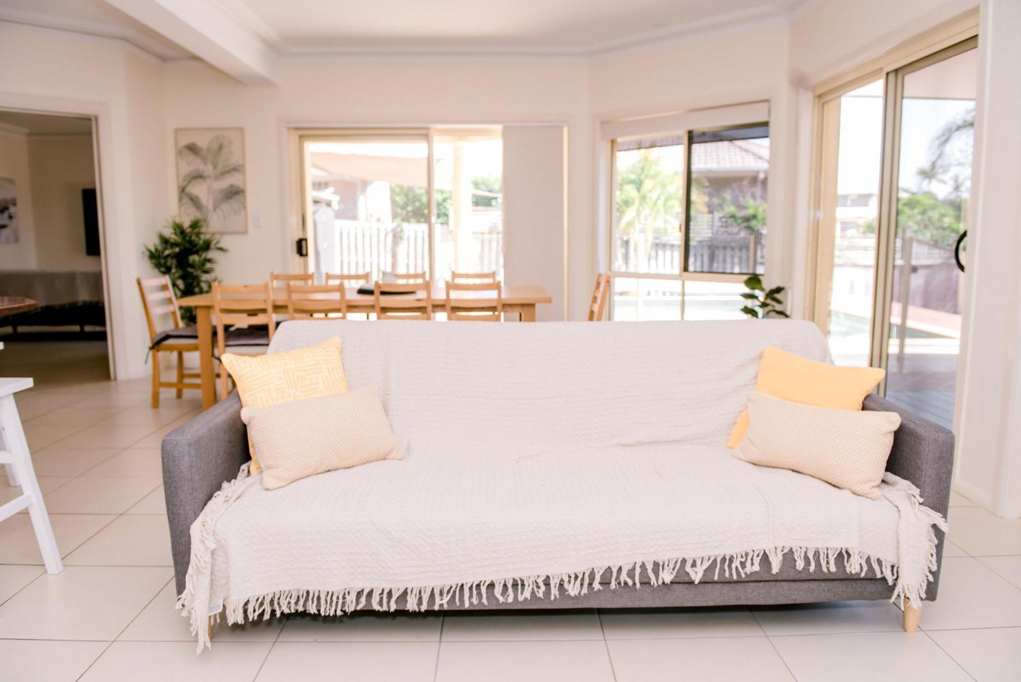 Peaceful Waterfront Holiday home Gold Coast